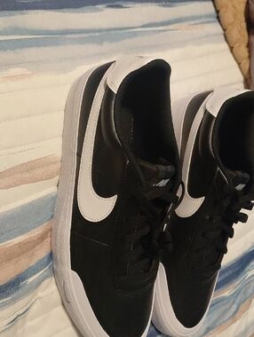 Nike Men’s Black and White Classic Low-Top Sneakers